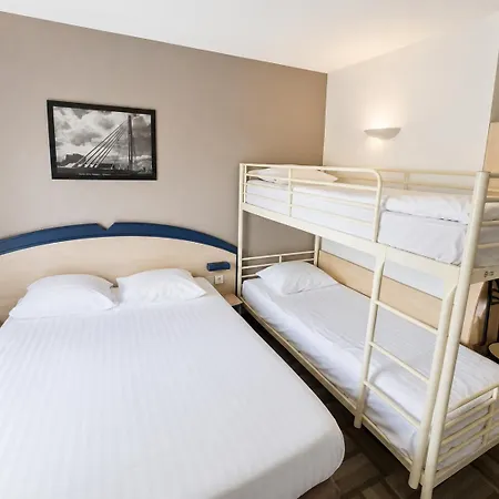 Dom Le Breton - Nantes Beaujoire, Porte De Sainte-luce 2*