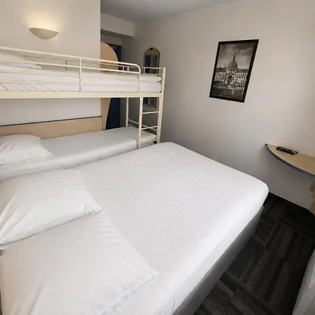 Dom Le Breton - Nantes Beaujoire, Porte De Sainte-luce Hotel 2*