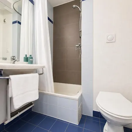 Dom Le Breton - Nantes Beaujoire, Porte De Sainte-luce 2*